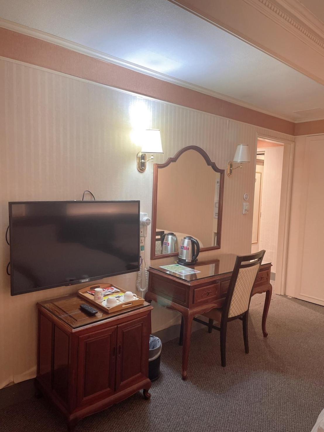 Duke Business Hotel Taoyuan Eksteriør bilde
